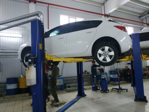 Opel Astra J на замене масла