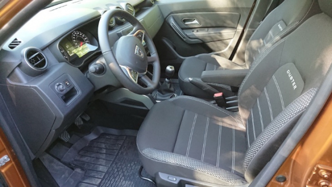 Интерьер Dacia Duster
