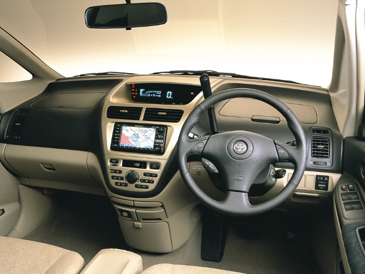 Интерьер Toyota Opa