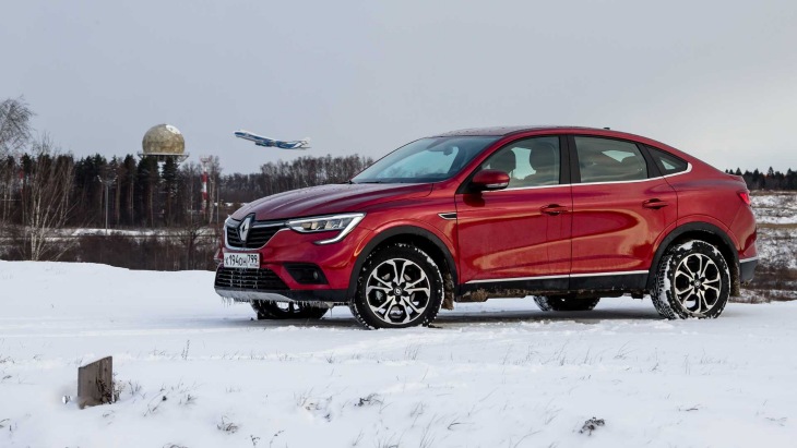 Renault Arkana зимой. Фото 1motor.com