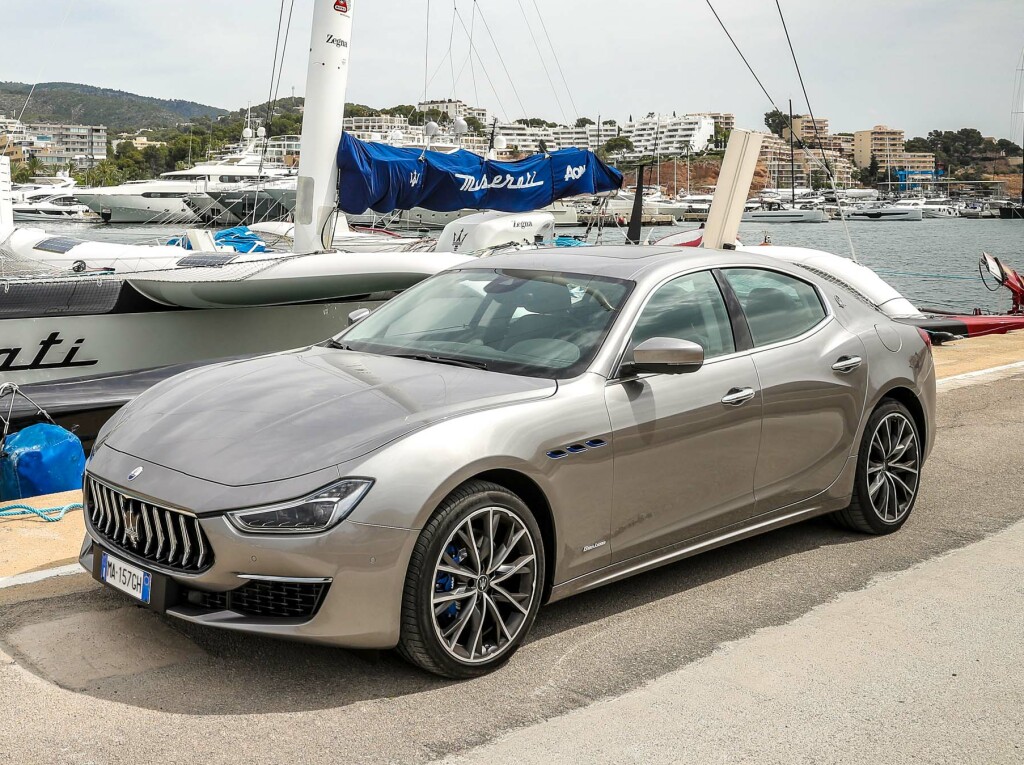 Maserati Ghibli Hybrid GranLusso