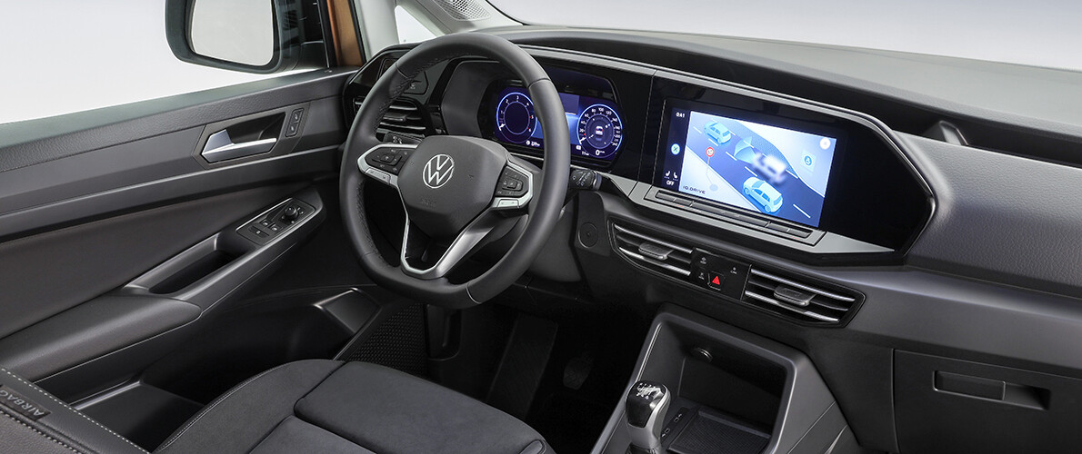 Торпедо версии Style с комплексом Innovision Cockpit: цифровая приборная панель и экран мультимедиа 25,4 см.