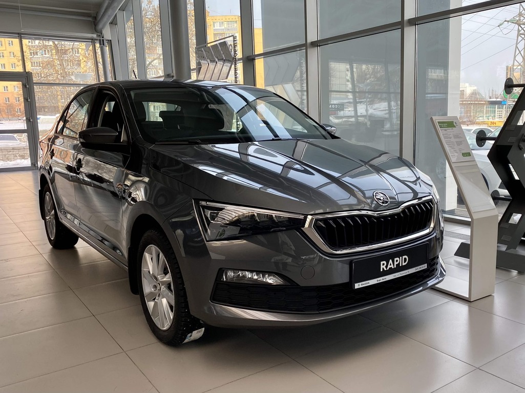 Skoda Rapid в автосалоне