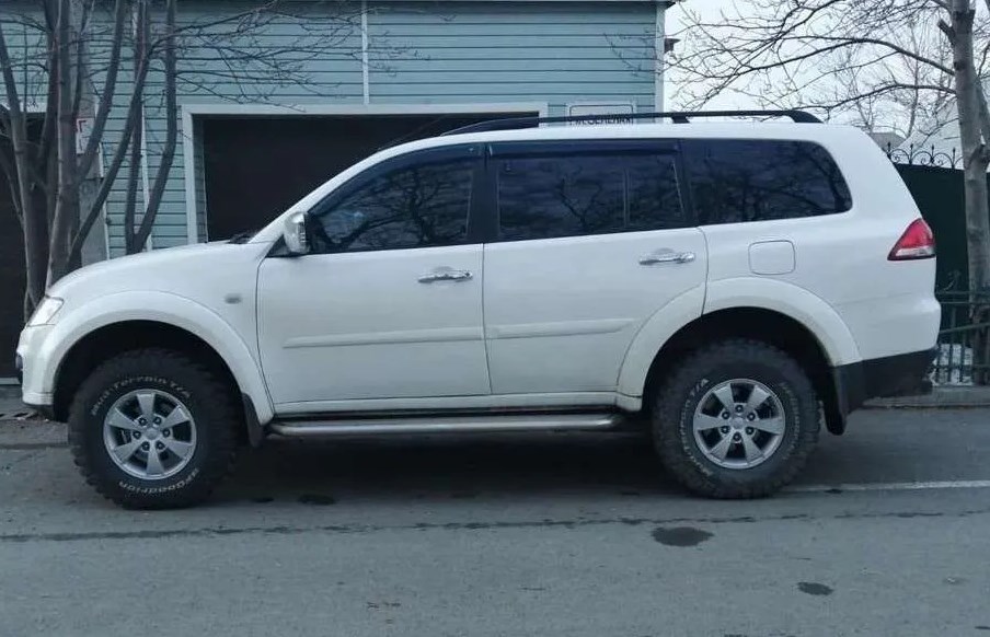 Mitsubishi Pajero Sport 2015 года за 1,8 млн руб