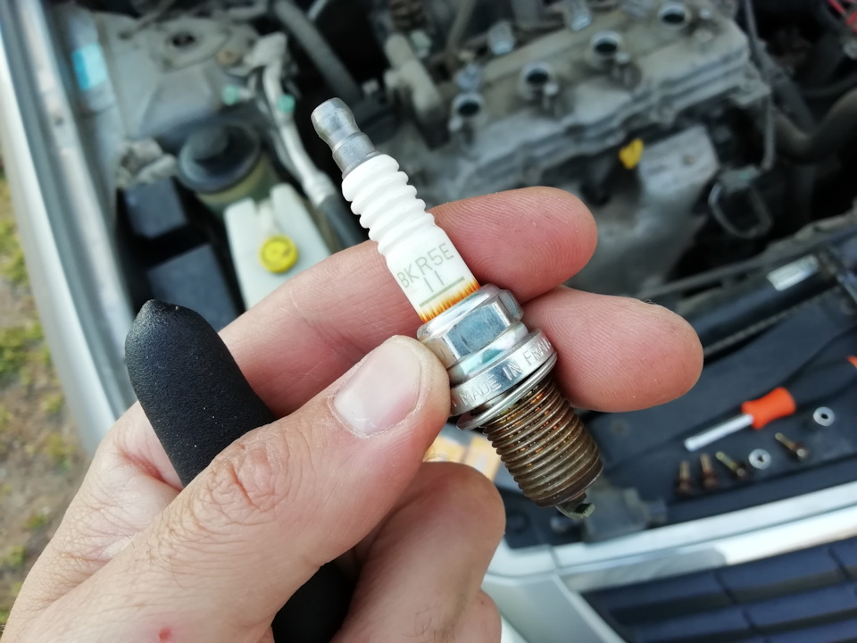 Свечи зажигания Nissan Almera Classic