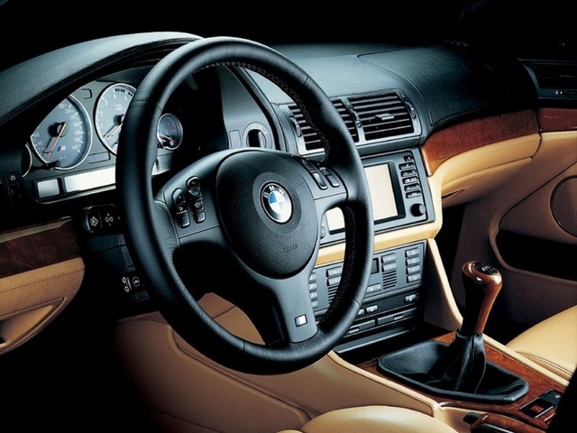 Это последнее поколение BMW M5, которые выпускалось исключительно с механической трансмиссией
