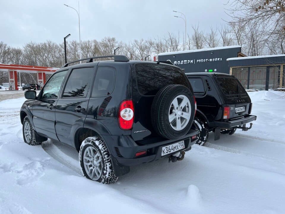 «Шевик» и «Нива Легенда»