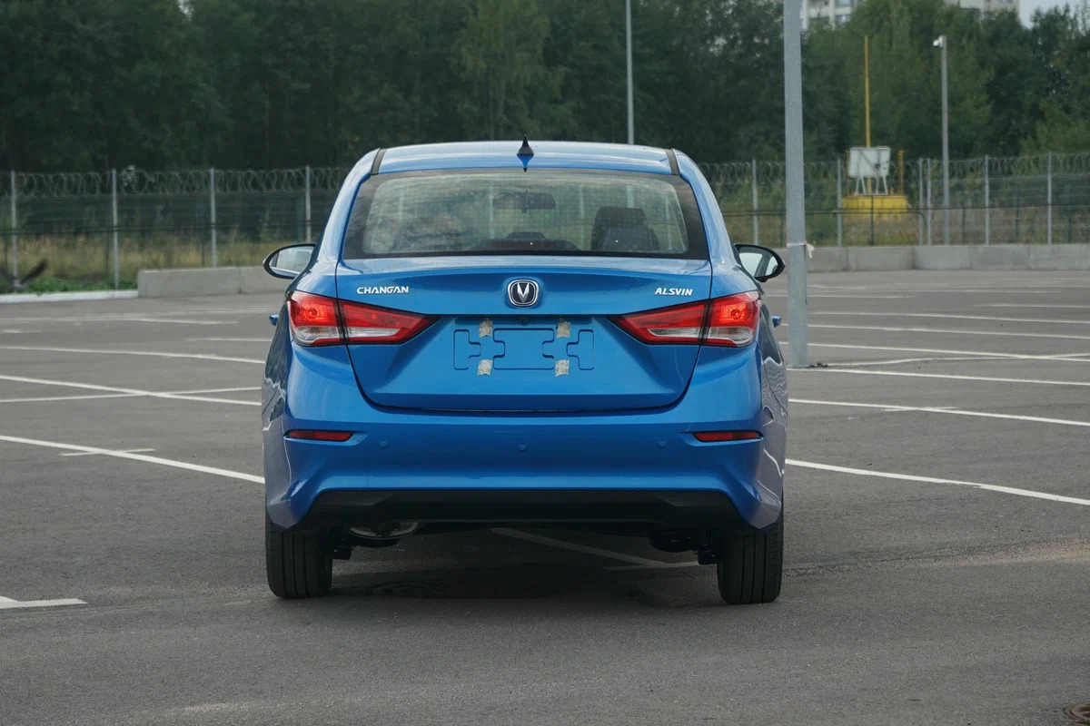 Changan-Alsvin-Blue-сзади