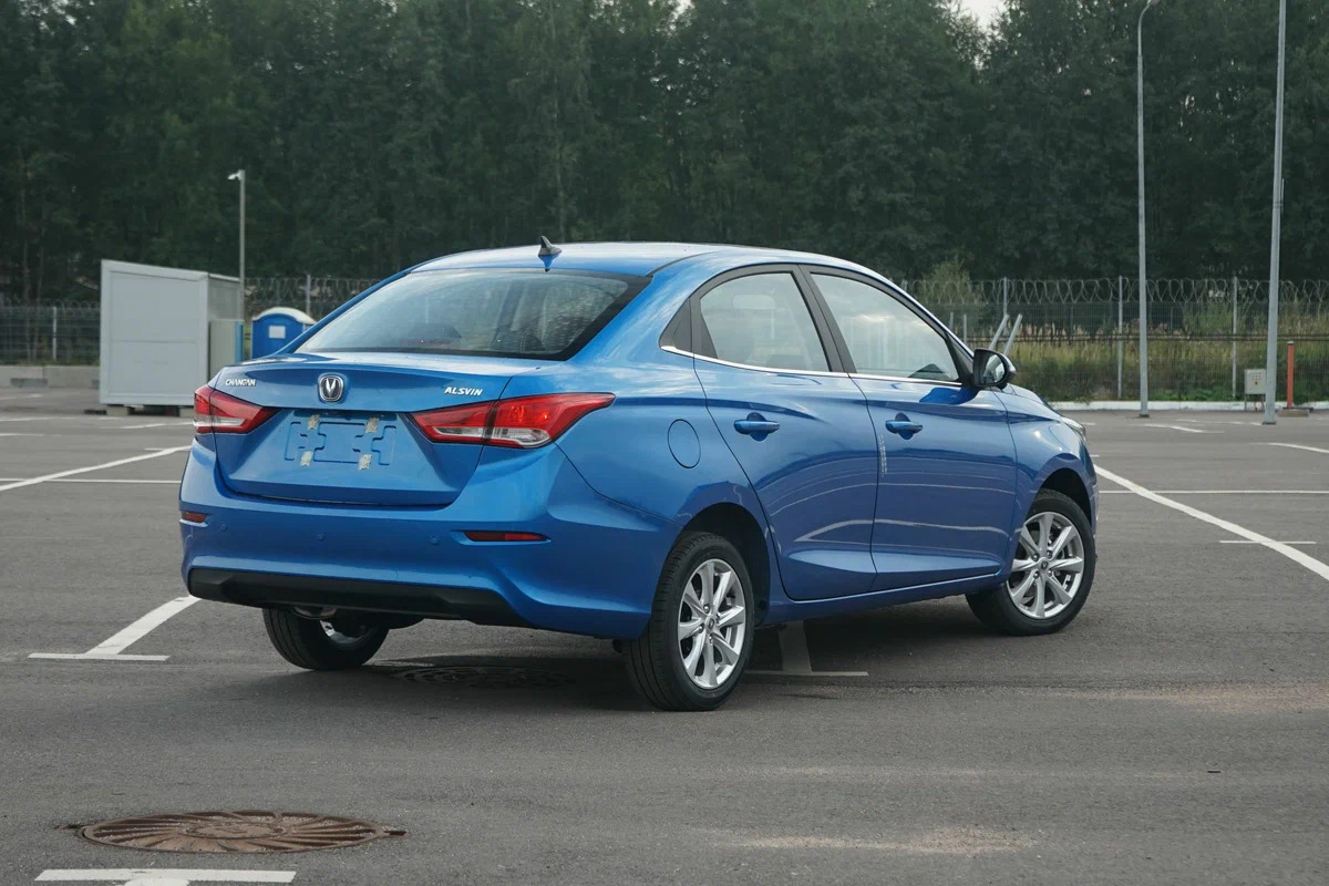 Changan-Alsvin-Blue4