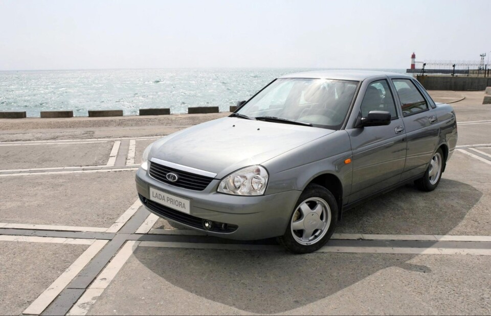 Lada Priora ‘2007-2013. Приора, пожалуй, была первой машина постсоветской России, в общественном мнении о которой положительные эмоции оказались сильнее насмешек и издевок