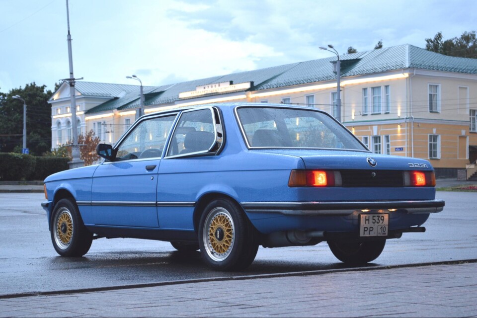 BMW E21
