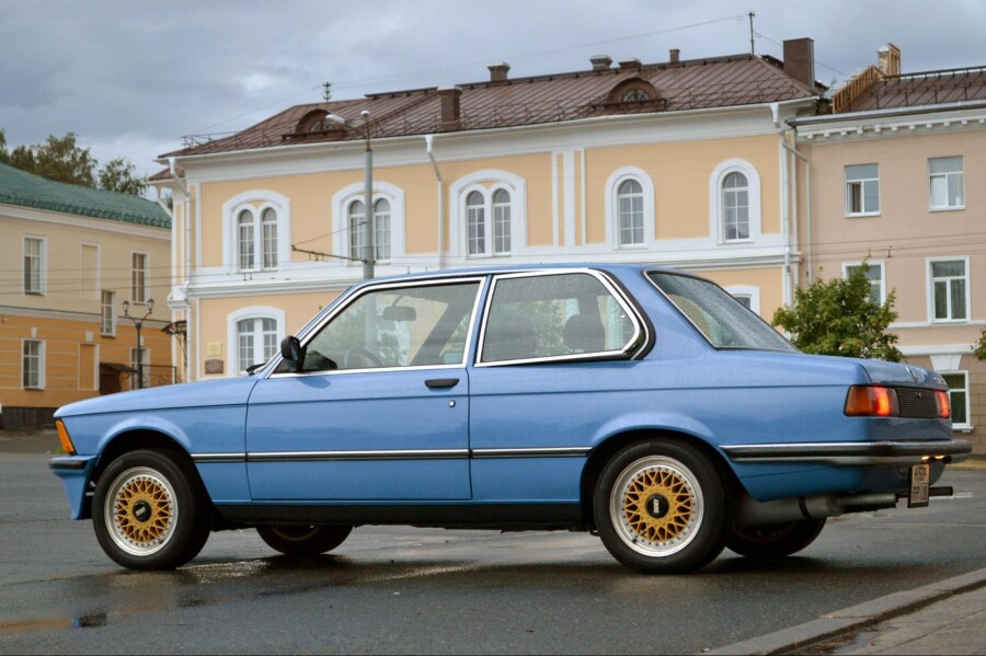 E21