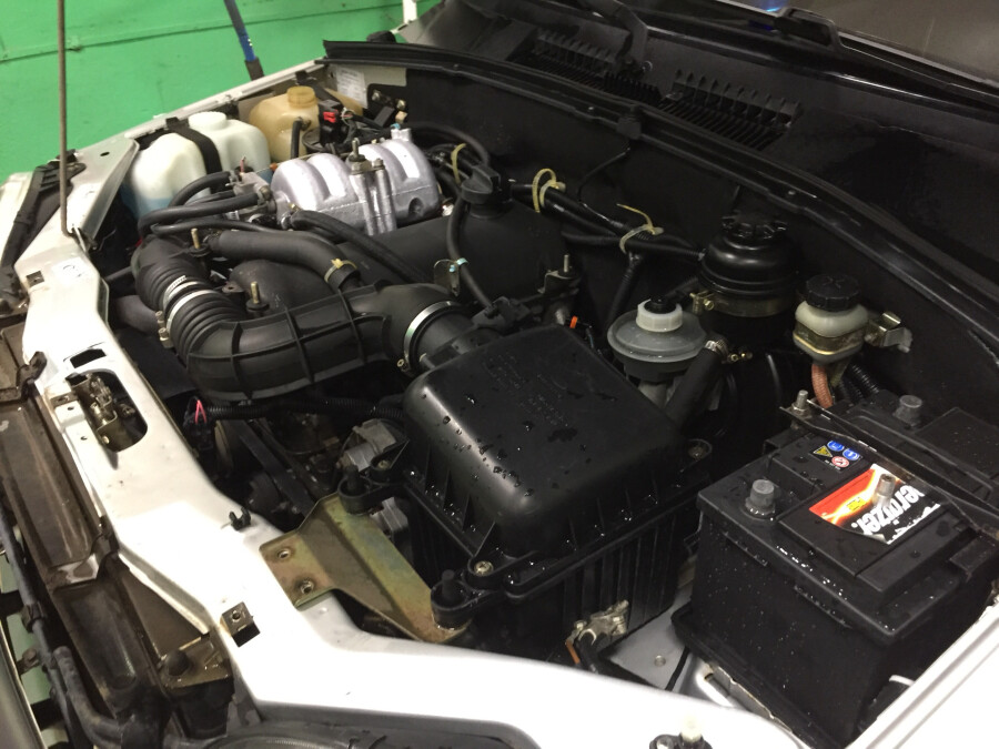 Под капотом Chevrolet Niva двигатель ВАЗ-2123