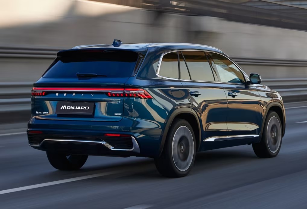 Geely Monjaro в движении