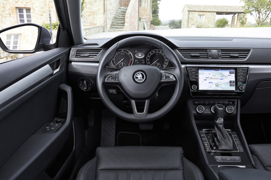 Интерьер Skoda Superb '2015–19