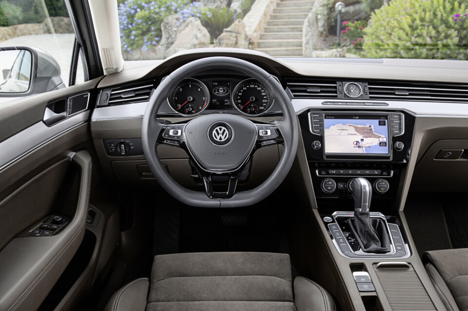 Интерьер Volkswagen Passat B8