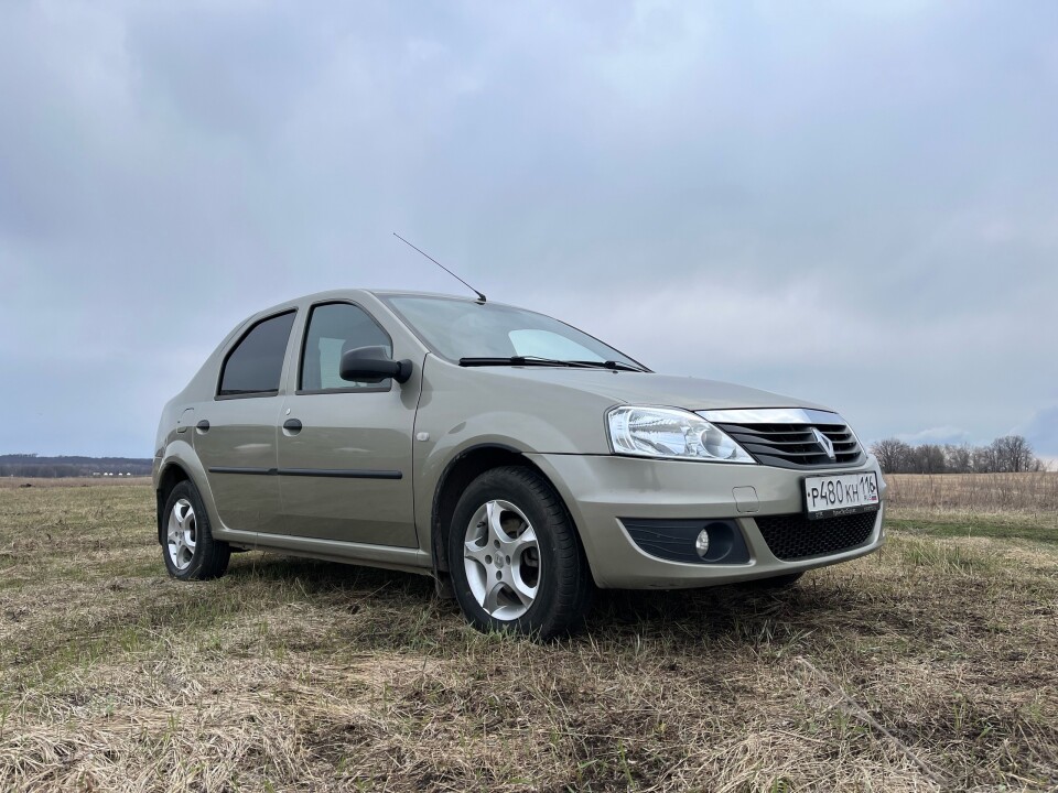 Renault Logan 2012