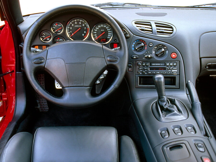 Интерьер Mazda RX-7