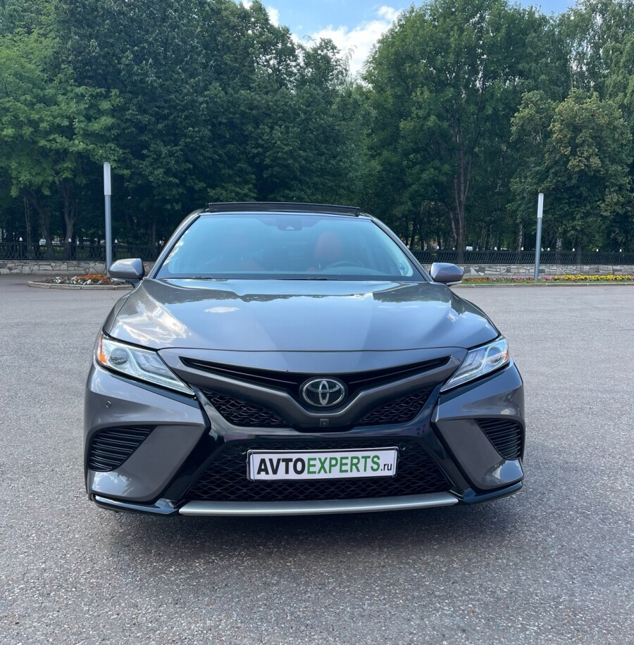 Toyota Camry XSE 2020 года выпуска