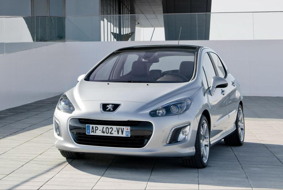 Peugeot 308 2011-2013, рестайлинг