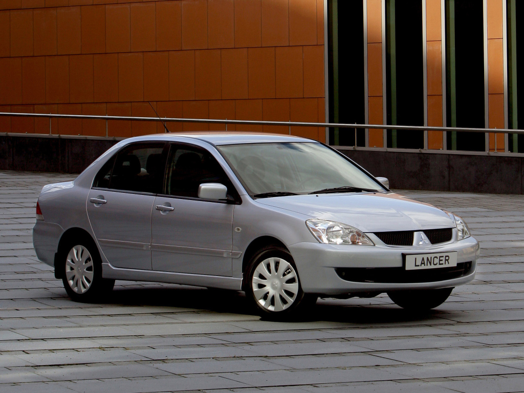 Mitsubishi Lancer 9. Эту модель называли в России японской «девяткой», но в надежности она сильно превосходит продукцию ВАЗ. Одна из самых сильных сторон – удачный двигатель