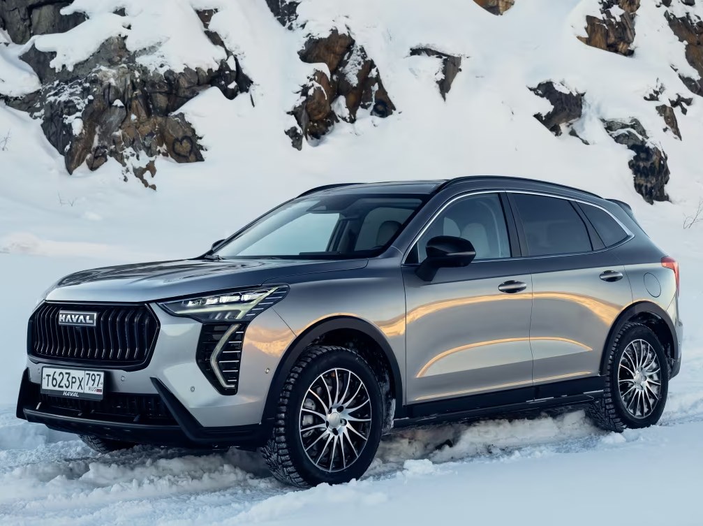 На фото - обновленный Haval Jolion 2024-2025 года