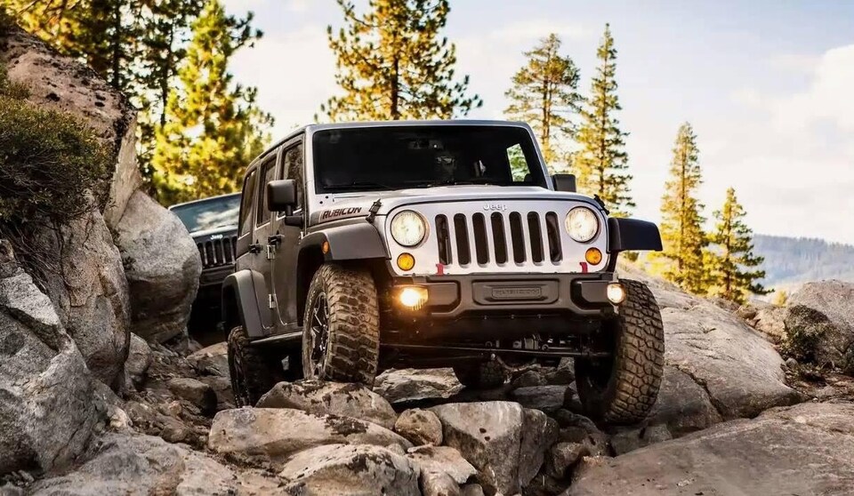 На фото - Jeep Wrangler Rubicon