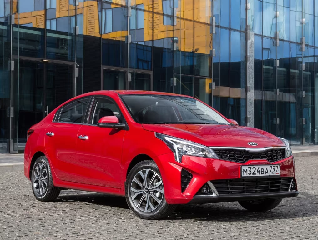 На фото - Kia Rio (FB) '09.2020–21
