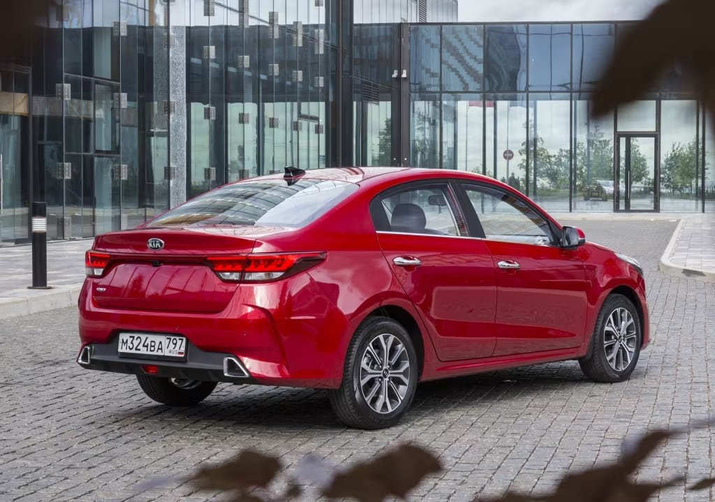 На фото - Kia Rio (FB) '09.2020–21