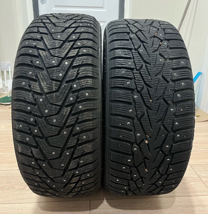 Слева Hankook в размерности 215/50R17 и Nokian Nordman 7 225/45R17 справа