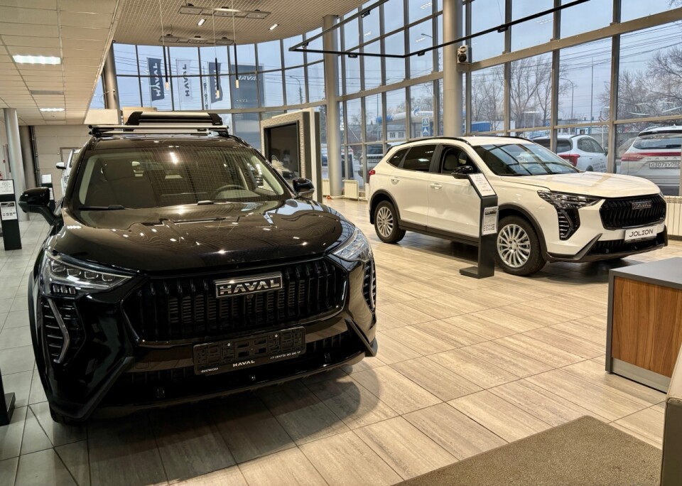 Новые Haval Jolion в автосалоне