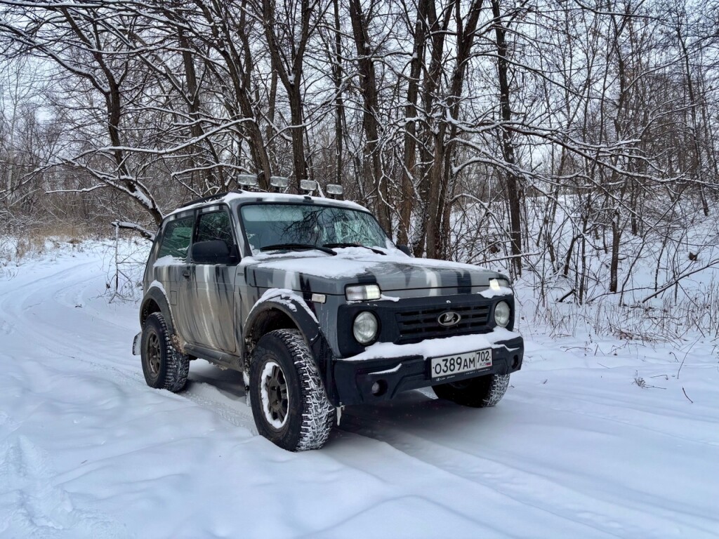 Lada Niva Bronto 2025 в цвете «Арктика», код краски 10