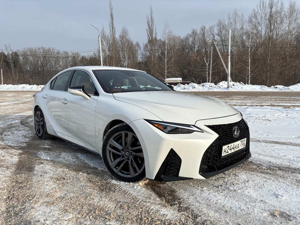 Lexus IS