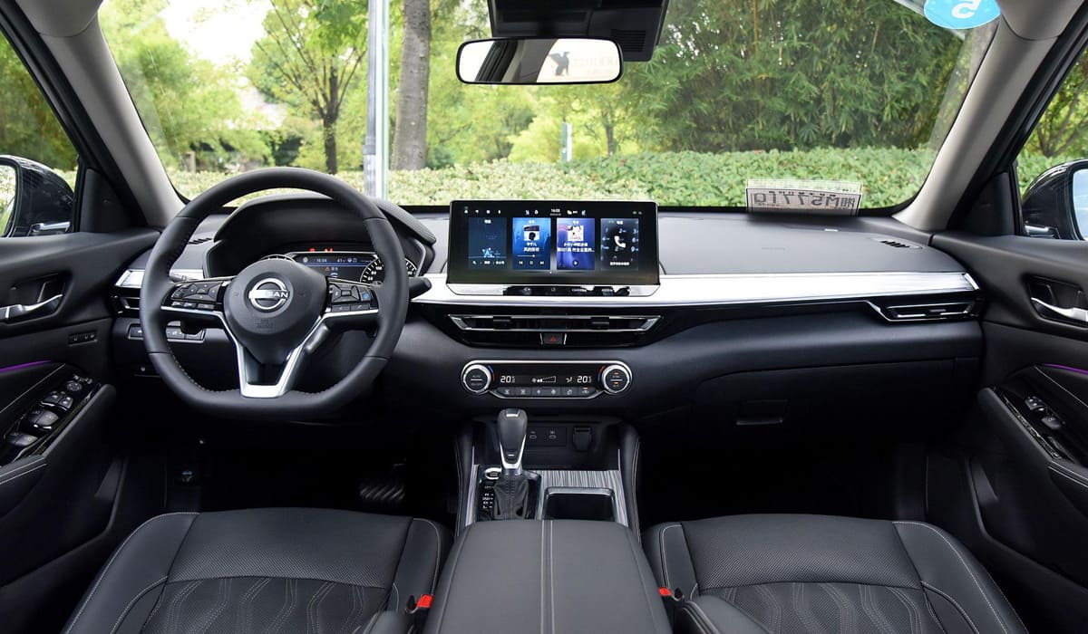 Интерьер Nissan Altima
