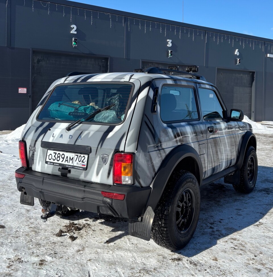 Lada Niva Bronto