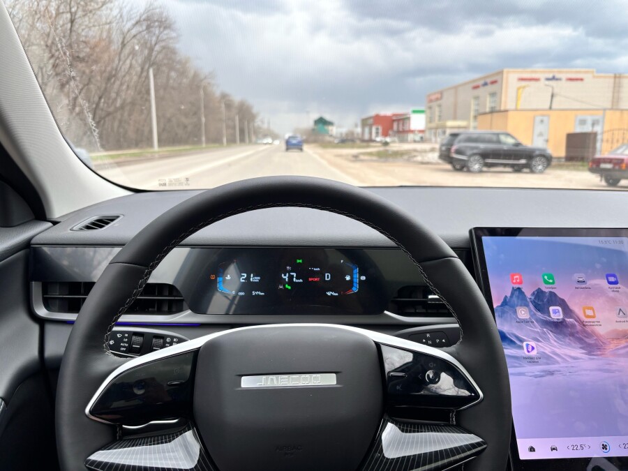 За рулем Jaecoo J6
