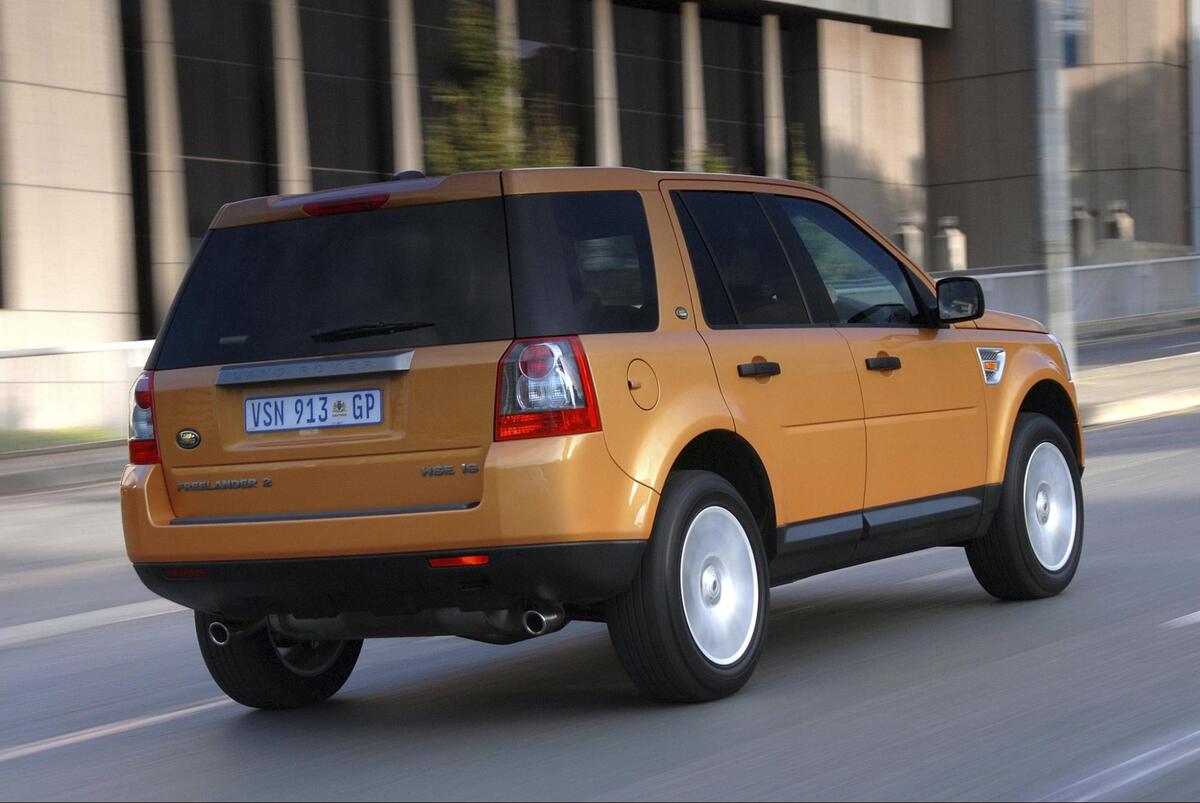 Land Rover Freelander II в движении