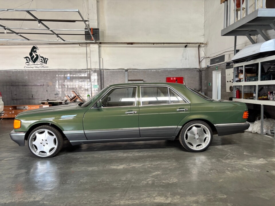Mercedes-Benz S-Class W126