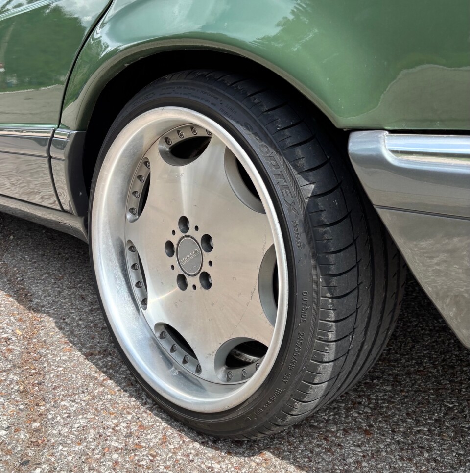 19-дюймовые моноблоки с шинами Triangle размерностью 245/35R19