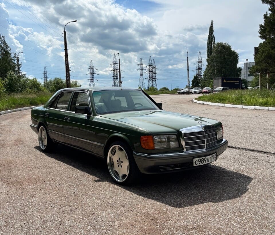 Mercedes-Benz S-Class W126