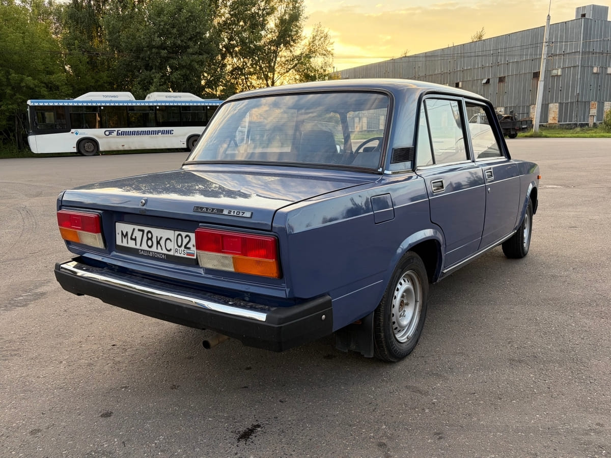 Lada 2107 цвете «Лазурь»
