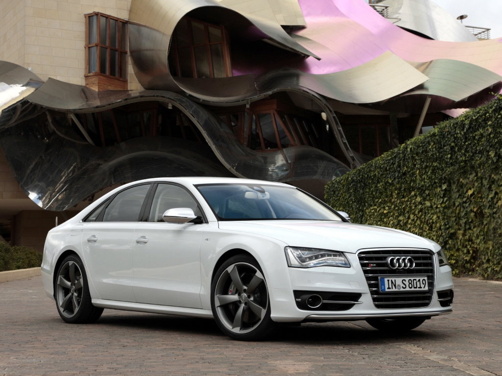 Audi S8