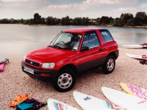 Toyota RAV4 3-door UK-spec '1994–97