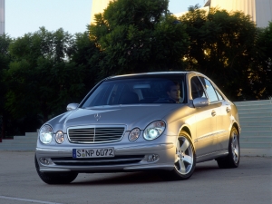 Mercedes-Benz E 320 (W211)