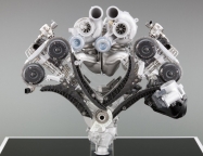Двигатель V8 с двумя турбинами