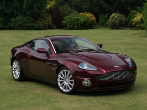 Aston Martin V12 Vanquish
