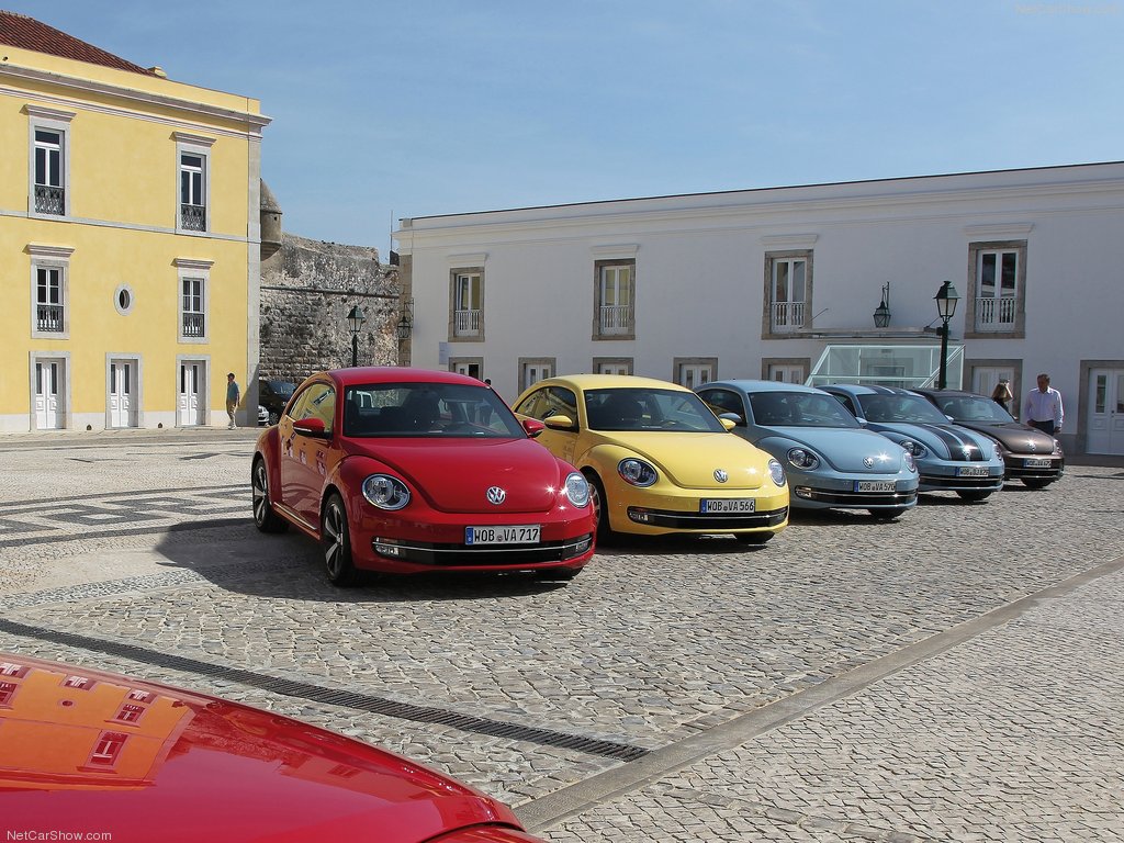 Volkswagen-Beetle_2012_mnogo