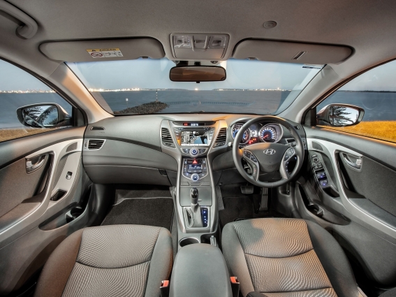 Hyundai Elantra (CN7) - все достоинства и недостатки “космического” седана