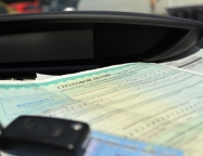 Полис ОСАГО и другие документы на авто всегда возите с собой, а полис КАСКО можно оставить дома.