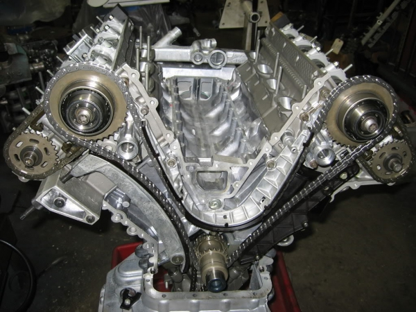 Цепь грм в двигателе V8 от BMW